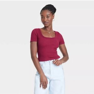 Red Square neck tee